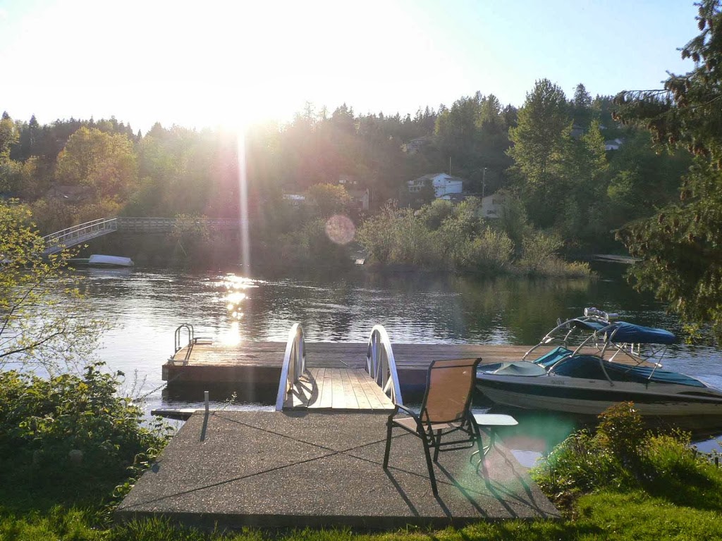 Leesbnb | 75 S Shore Rd, Lake Cowichan, BC V0R 2G0, Canada | Phone: (250) 749-3252