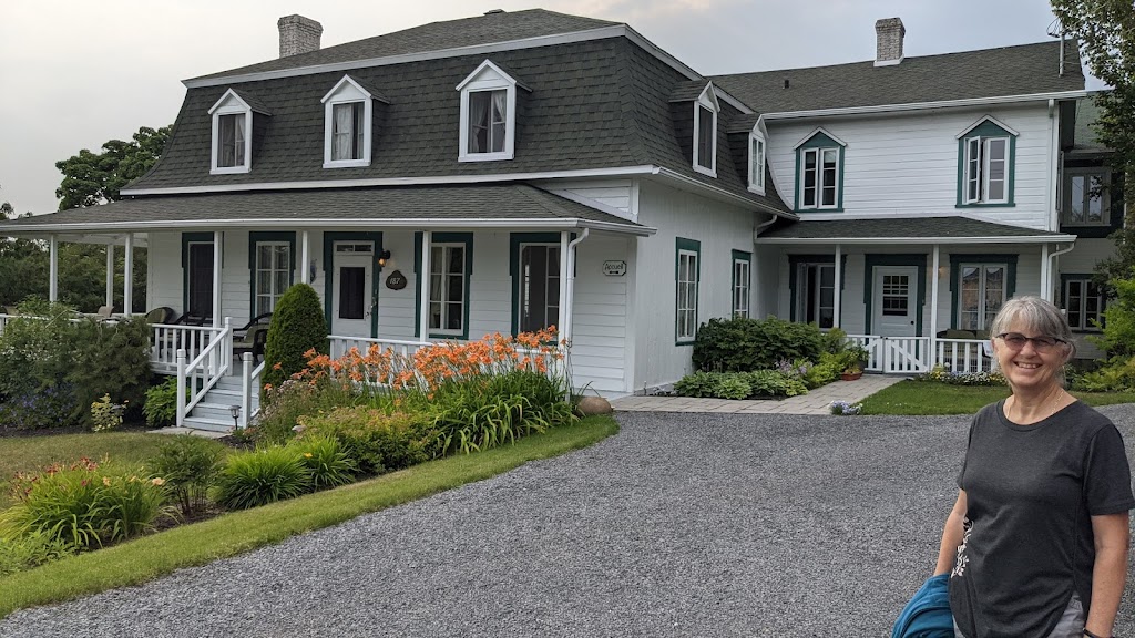 Auberge La Mansarde | 187 Rue St Raphaël, La Malbaie, QC G5A 2N6, Canada | Phone: (888) 577-2750