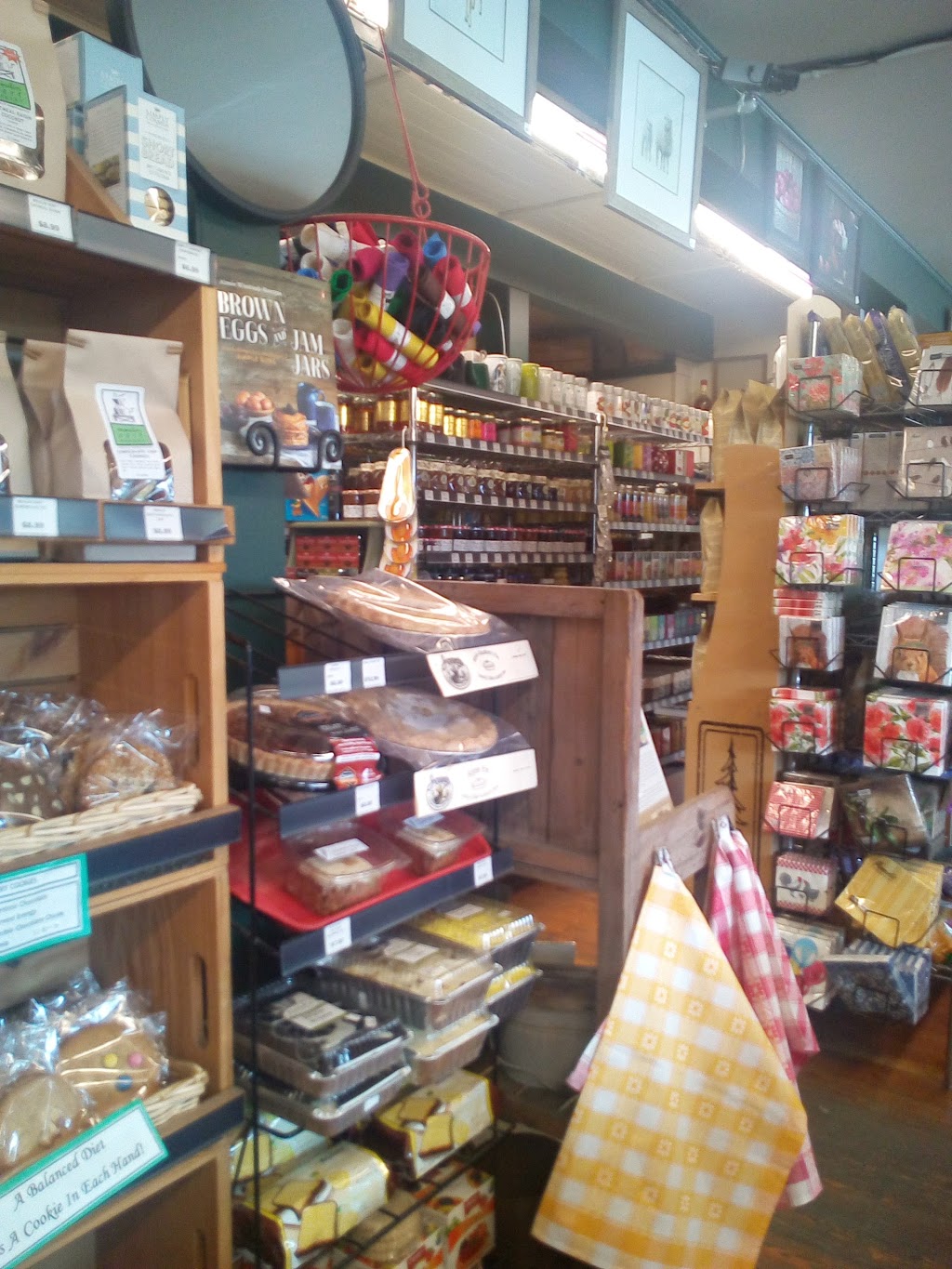 Deep Cove Market | 10940 W Saanich Rd, North Saanich, BC V8L 5R9, Canada | Phone: (250) 656-2547