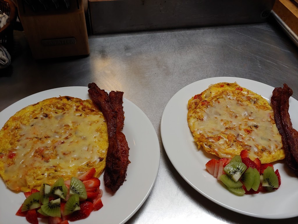 Ransom Bay Inn & Restaurant | 4 Center Bay, Alburg, VT 05440, USA | Phone: (802) 796-3399