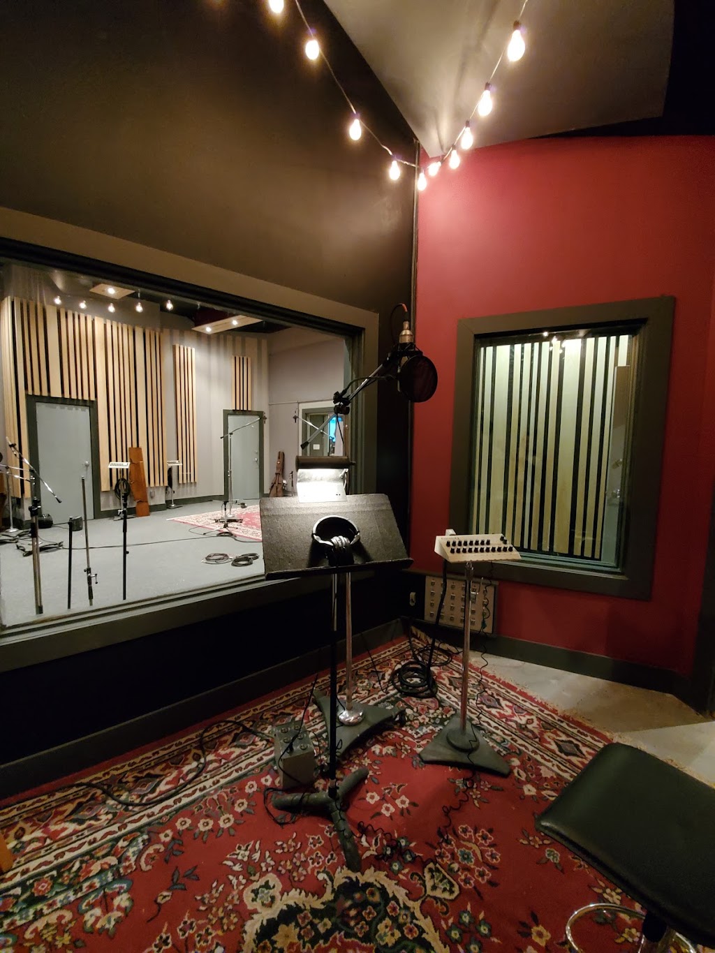 Phase One Media Group Inc | 1121 Bellamy Rd N #5, Scarborough, ON M1H 3B9, Canada | Phone: (416) 291-9553