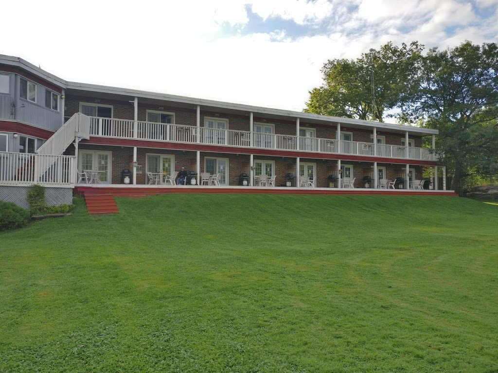 Muskey's Landing Resort - 100 Alcove Dr, Port Severn, ON L0K 1S0, Canada