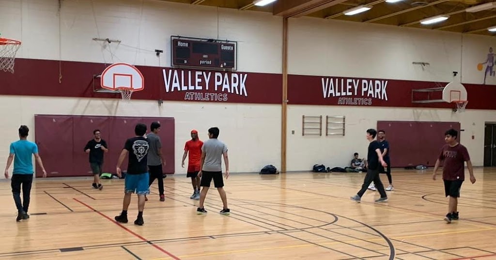 Go Green Youth Centre | 130 Overlea Blvd, North York, ON M3C 1B2, Canada | Phone: (647) 725-2793