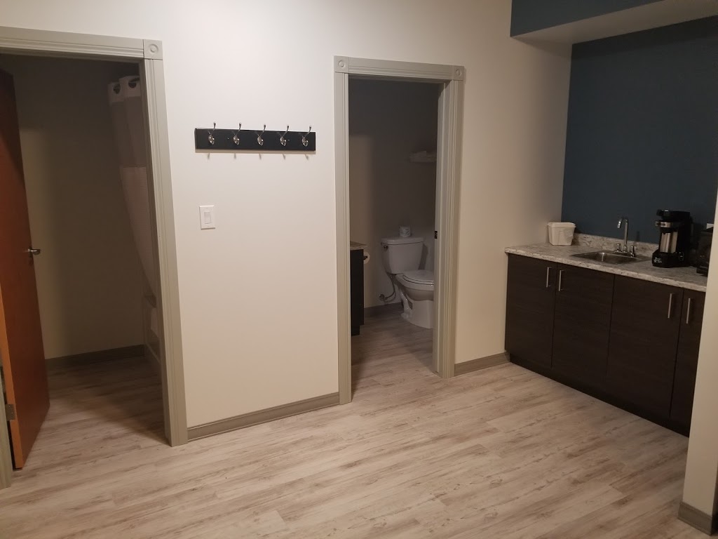 Roadhouse 52 Inn & Suites | 375 N Front Dr B, Steinbach, MB R5G 0X7, Canada | Phone: (204) 326-5885