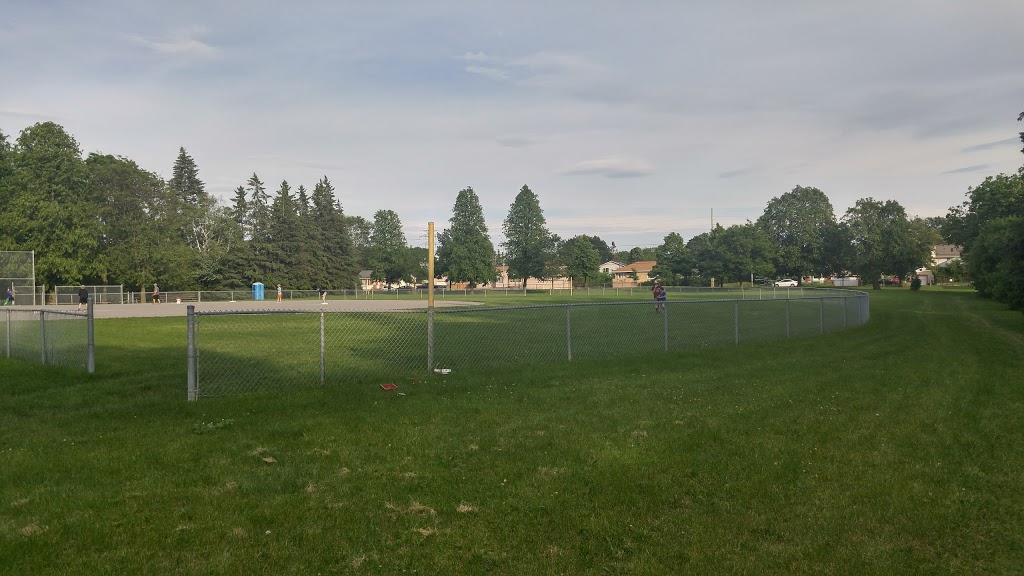 Ainsley Park | 1650 Ainsley Dr, Ottawa, ON K2C 0S4, Canada