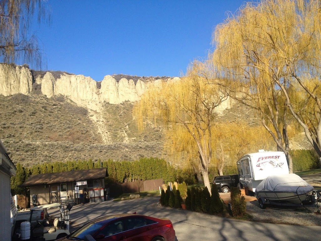 Summerland Beach RV & Campgrou | 3919 Landry Crescent, Summerland, BC V0H 1Z9, Canada | Phone: (250) 494-0800