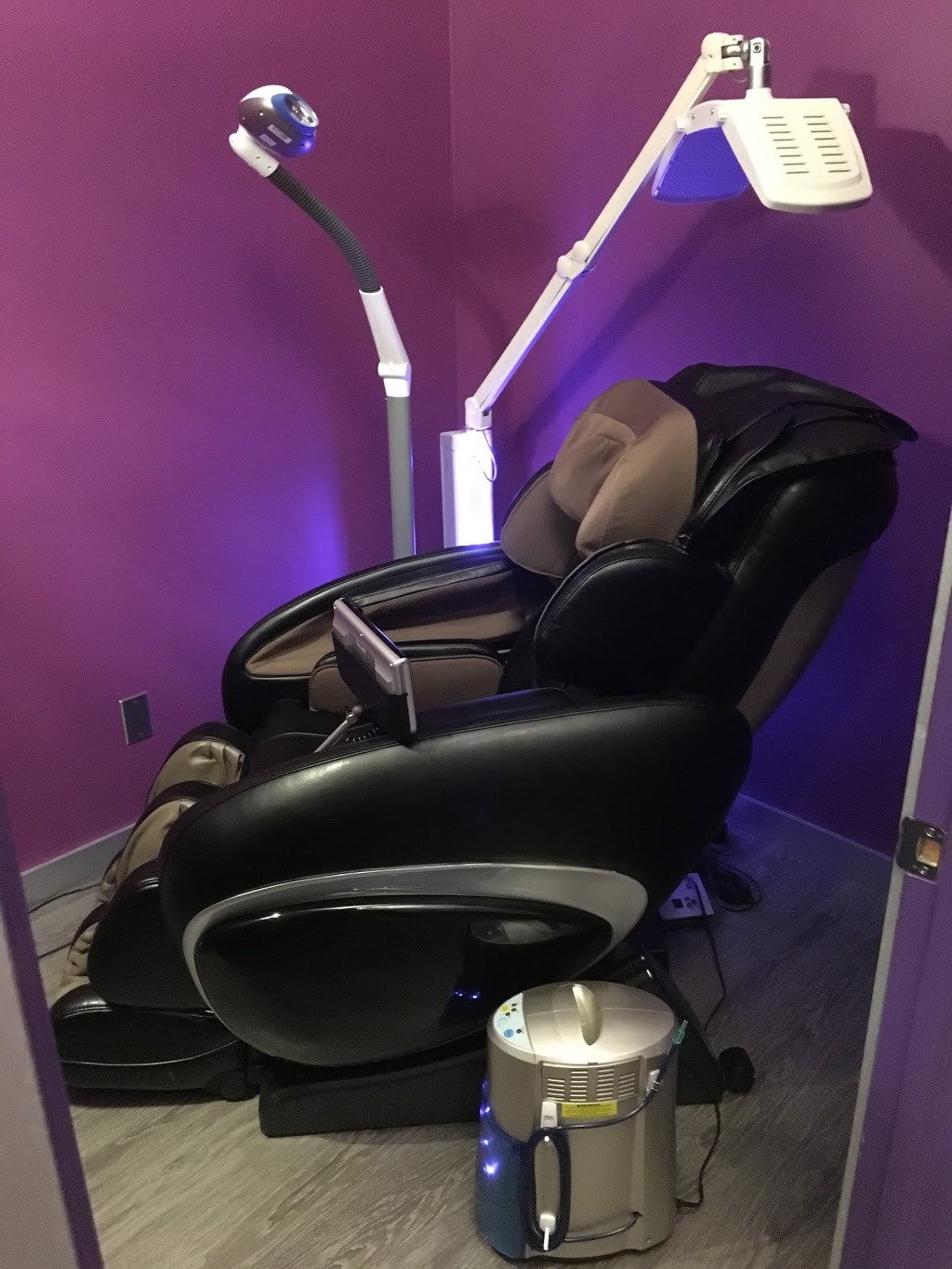Planet Beach Spray & Spa Gateway | 3414 Gateway Blvd NW, Edmonton, AB T6J 6R5, Canada | Phone: (780) 450-9864