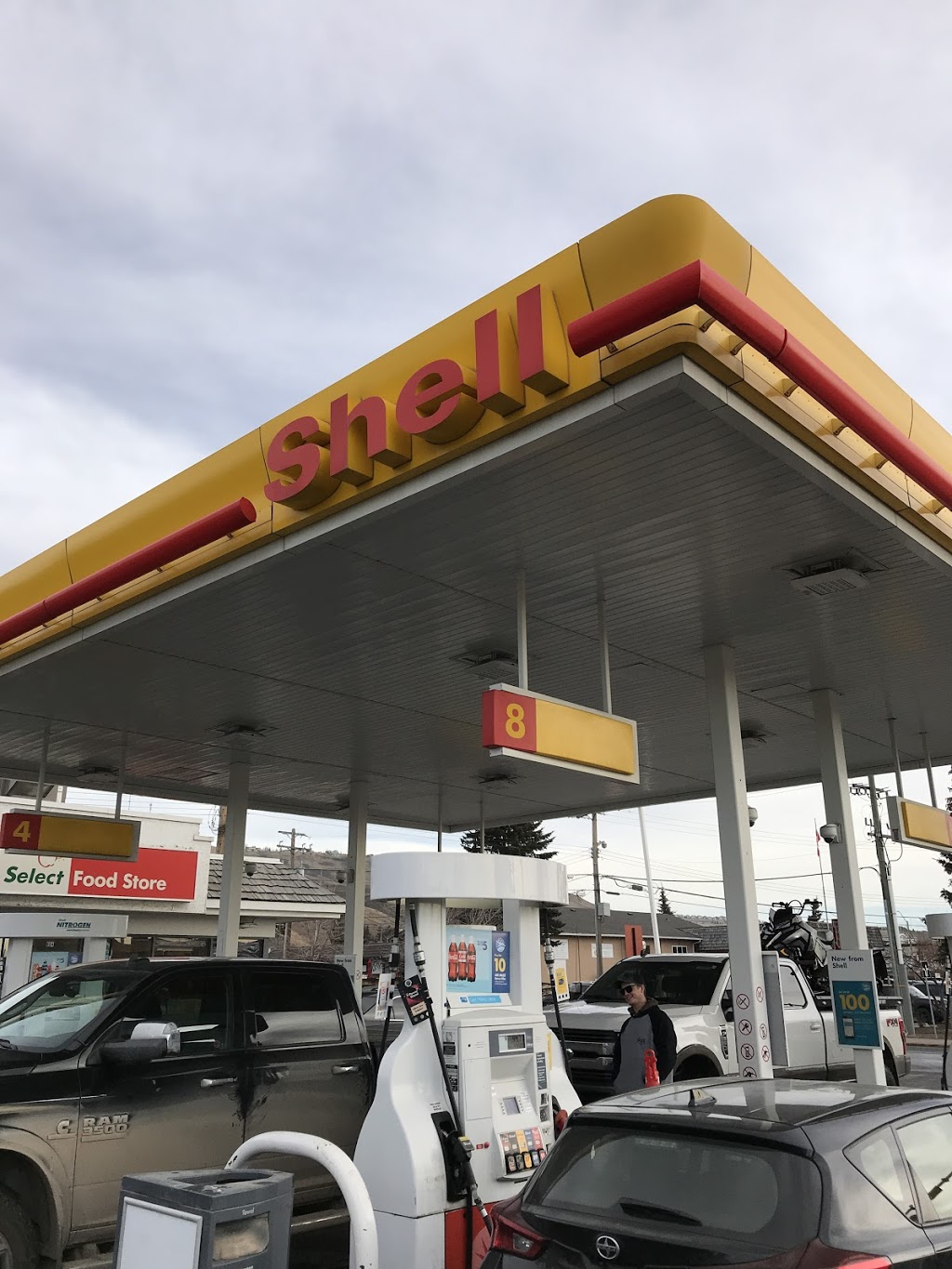 Shell | 604 1 St W, Cochrane, AB T4C 1C5, Canada | Phone: (403) 932-4562