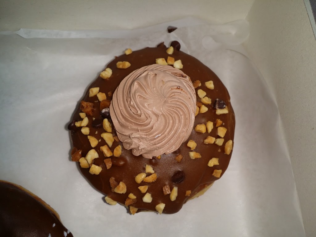 Debrodniks Donuts | 700 Strasburg Rd S20, Kitchener, ON N2E 2M2, Canada