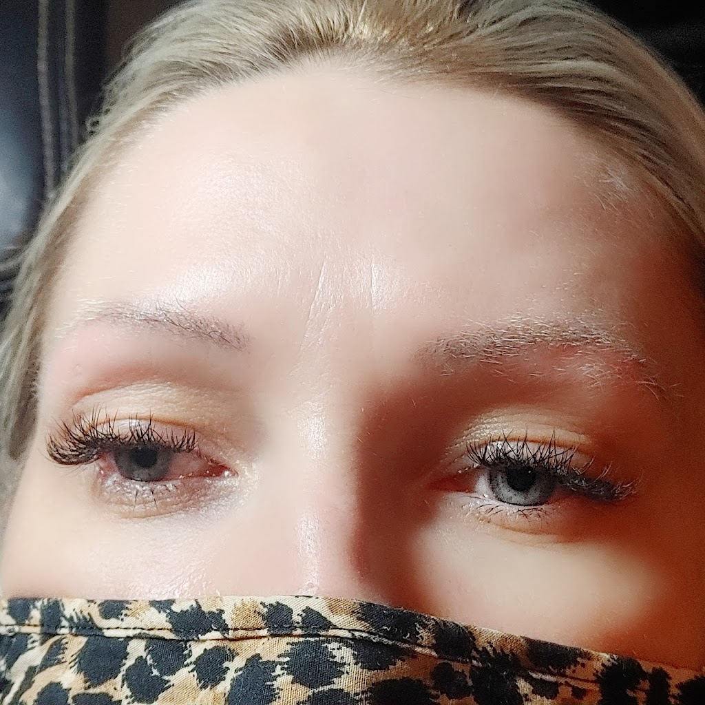 Dannis Lashes | 21440 Simcoe St, Seagrave, ON L0C 1G0, Canada | Phone: (289) 685-5830