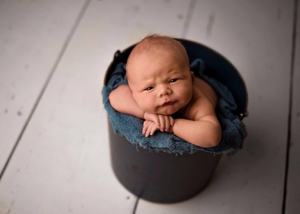 Face2Face Photography | 100 Rainbow Rd #102, Chestermere, AB T1X 0E4, Canada | Phone: (403) 874-6199