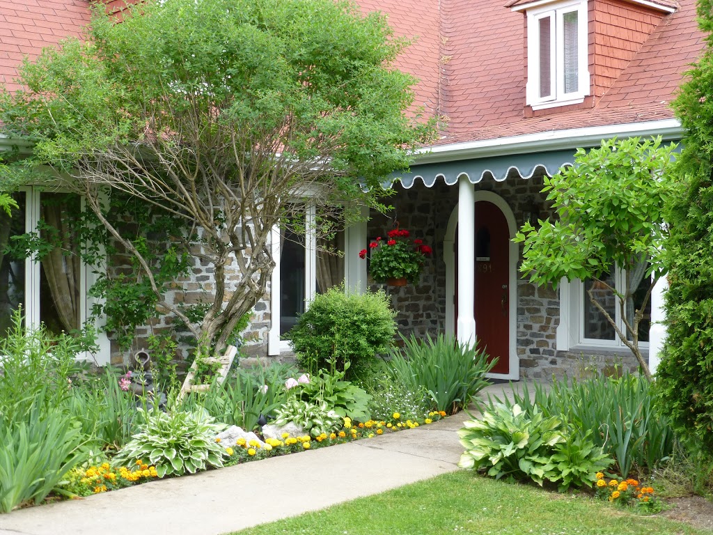 Auberge La Coudrière (Cool Hotel) | 2891 Chemin des Coudriers, La Baleine, QC G0A 2A0, Canada | Phone: (418) 438-2838