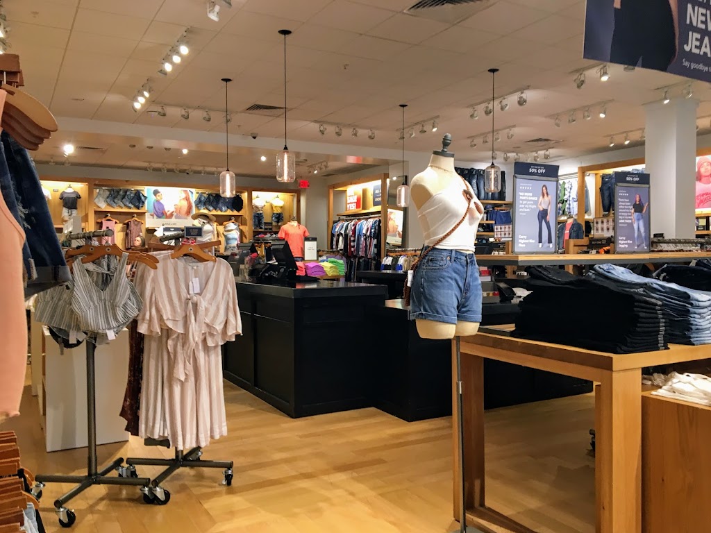 American Eagle Store | 900 Maple Ave Unit B6, Burlington, ON L7S 2J8, Canada | Phone: (905) 633-1269
