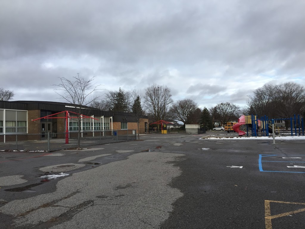 O.M. MacKillop Public School | 206 Lucas St, Richmond Hill, ON L4C 4P7, Canada | Phone: (905) 884-5711