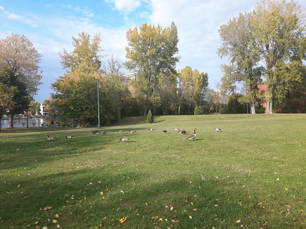 Parc Belmont | lachapelle Odette-Oligny, Montreal, QC H4J 2L9, Canada | Phone: (514) 872-0311