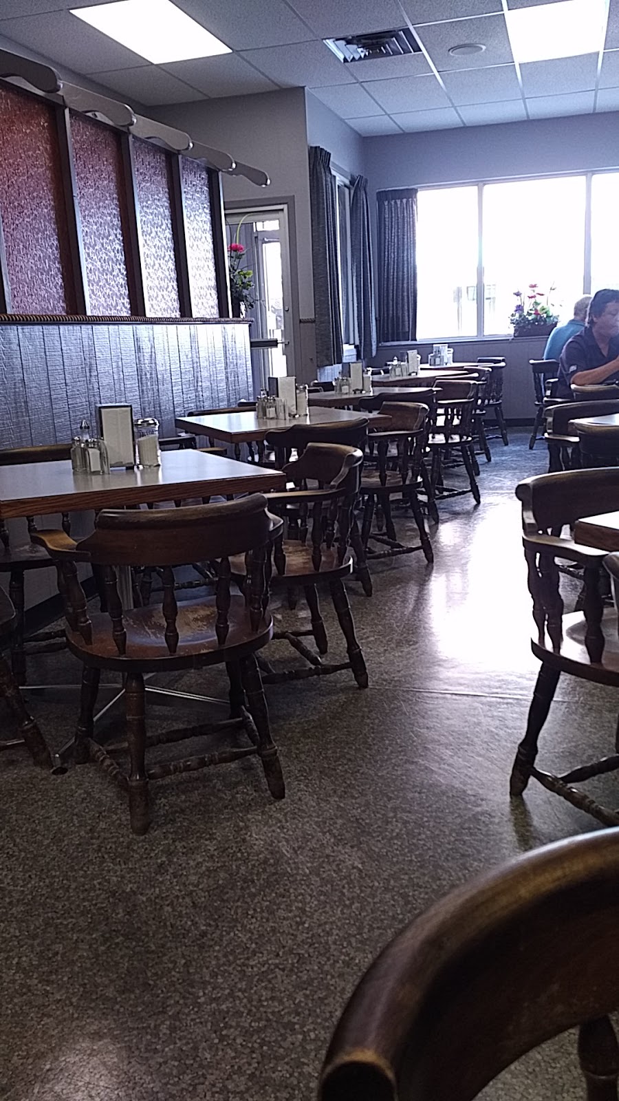 Your Fish & Chips Restaurant | 644 Talbot St, St Thomas, ON N5P 1C8, Canada | Phone: (519) 631-3202