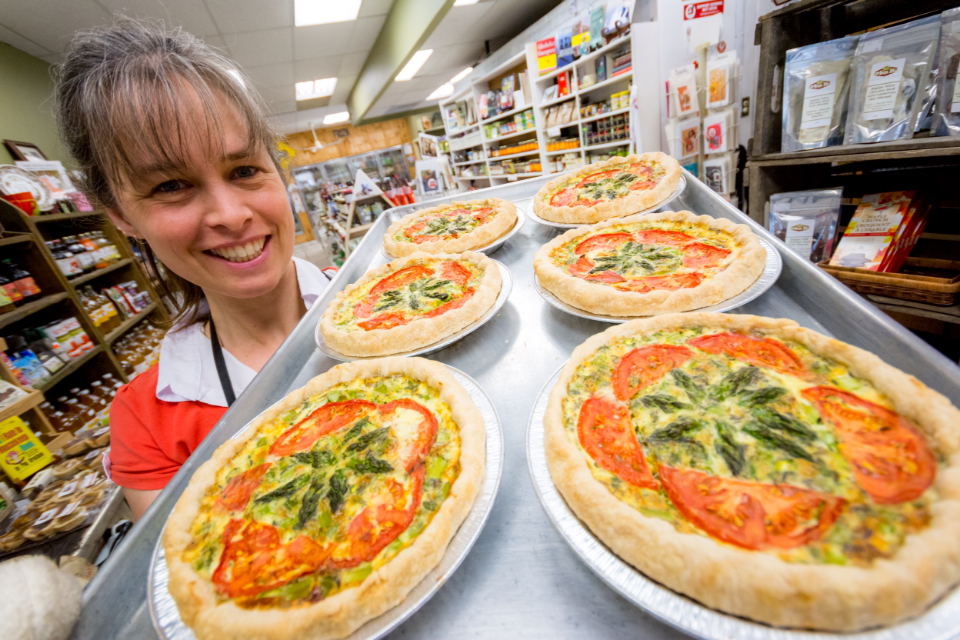 Local Family Farms-Food Less Travelled | 6674 Road 38, Verona, ON K0H 2W0, Canada | Phone: (613) 374-3663