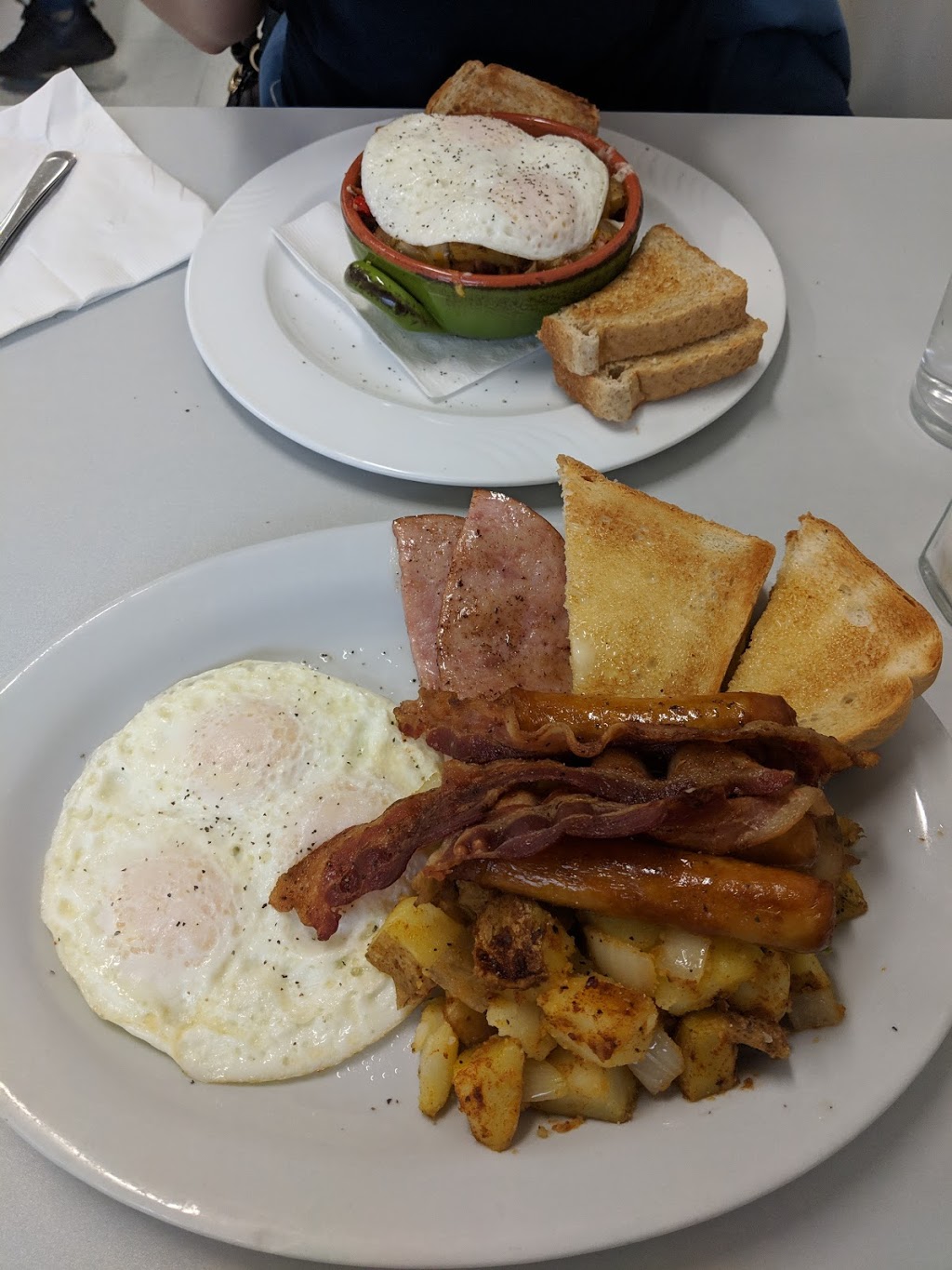 Zest Cafe | 650 Woodlawn Rd W, Guelph, ON N1K 1B8, Canada | Phone: (519) 823-0110