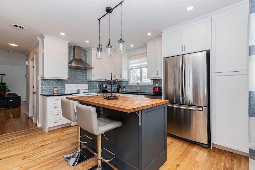 Équipe Papachristou RE/MAX Courtiers Immobiliers Laval | 830 Bd du Curé-Labelle, Laval, QC H7V 2V3, Canada | Phone: (514) 235-3581