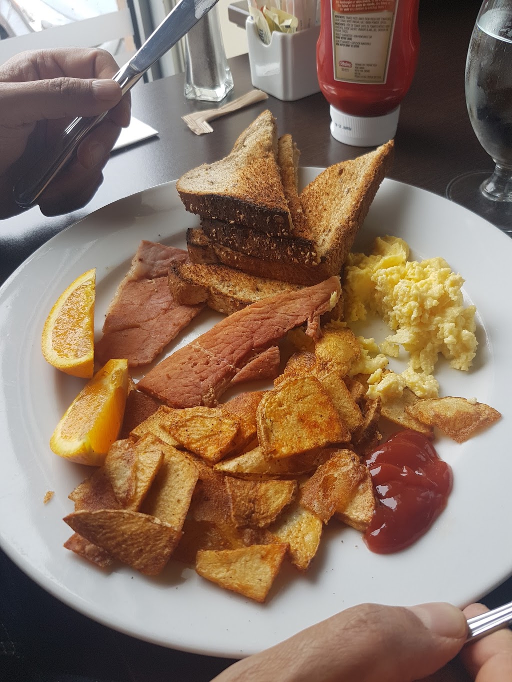 St. Marthas Brasserie dOrleans | 3095 St Joseph Blvd #305, Orléans, ON K1E 3W6, Canada | Phone: (613) 424-9199