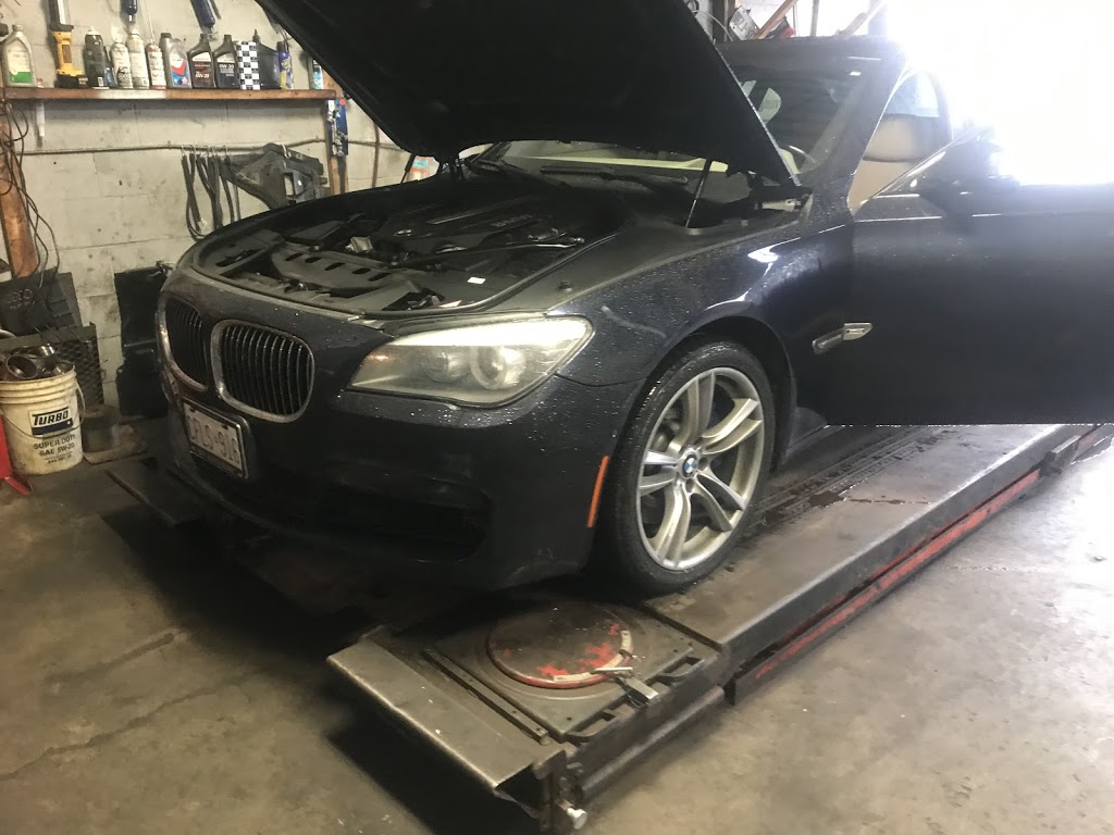 Ozgur Auto services and car sales | 12 Lepage Ct, North York, ON M3J 1Z9, Canada | Phone: (416) 731-3516