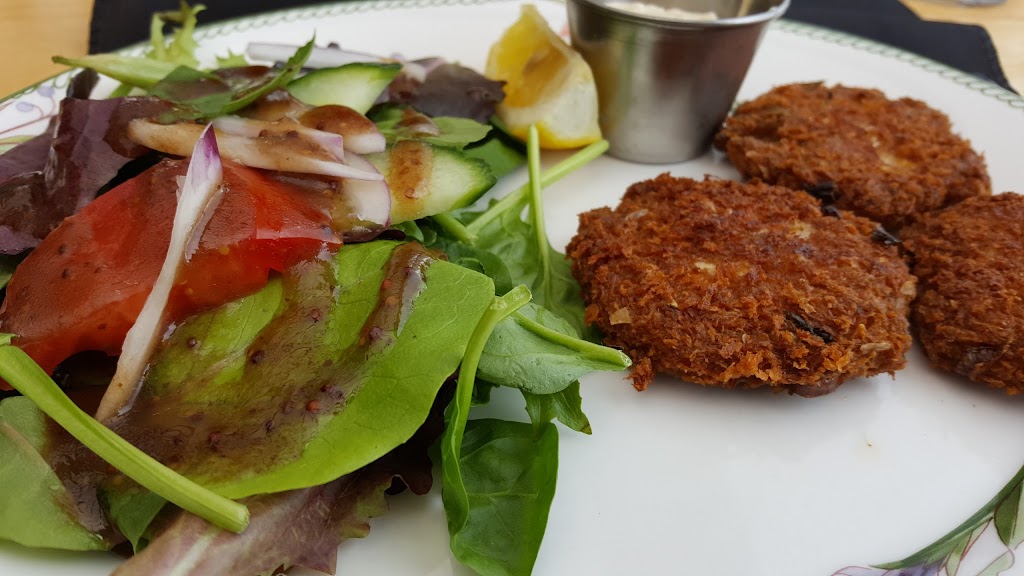 Beach House Cafe | 2775 Island Hwy W, Qualicum Beach, BC V9K 2C4, Canada | Phone: (250) 752-9626