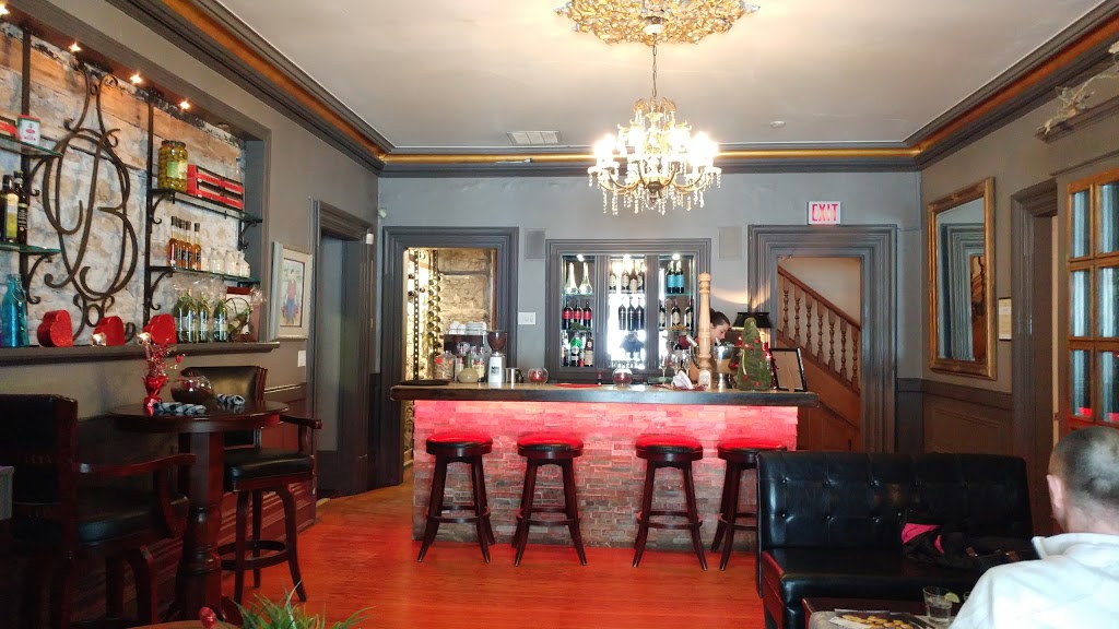 Breadalbane Inn | 487 St Andrew St W, Fergus, ON N1M 1P2, Canada | Phone: (519) 843-4770