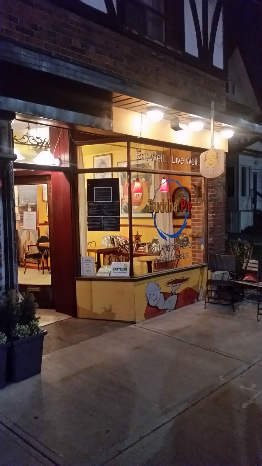 Buddha Pie Pizzeria | 514 Annette St, Toronto, ON M6P 1S3, Canada | Phone: (416) 628-8337