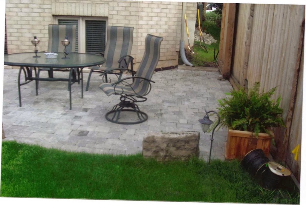 Agram Garden Centre | 2018 Dundas St E, Oakville, ON L6H 7G2, Canada | Phone: (905) 257-3577