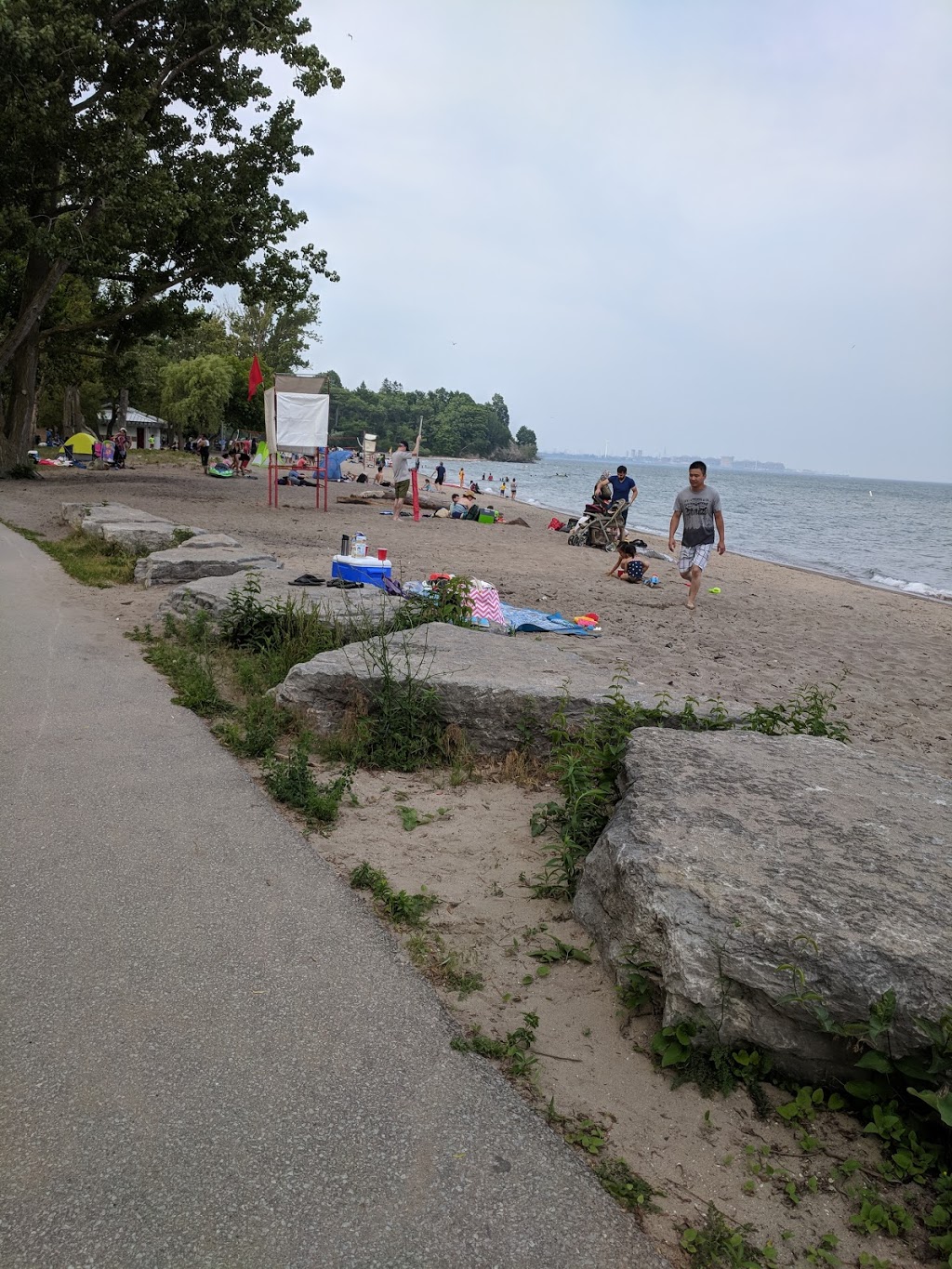 Bay Ridges Kinsmen Park | 705 Sandy Beach Rd, Pickering, ON L1W 3X5, Canada | Phone: (905) 683-7575
