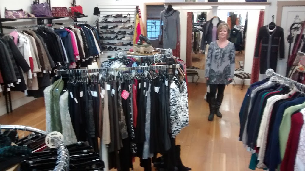 Golden Hanger | 121 Jubilee St, Duncan, BC V0R 1K0, Canada | Phone: (778) 422-3036