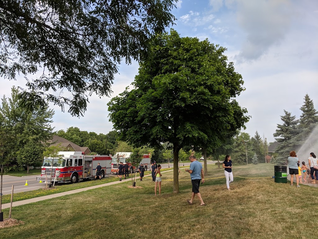 Sixteen Hollow Park | 2140 Westoak Trails Blvd, Oakville, ON L6M 3K5, Canada