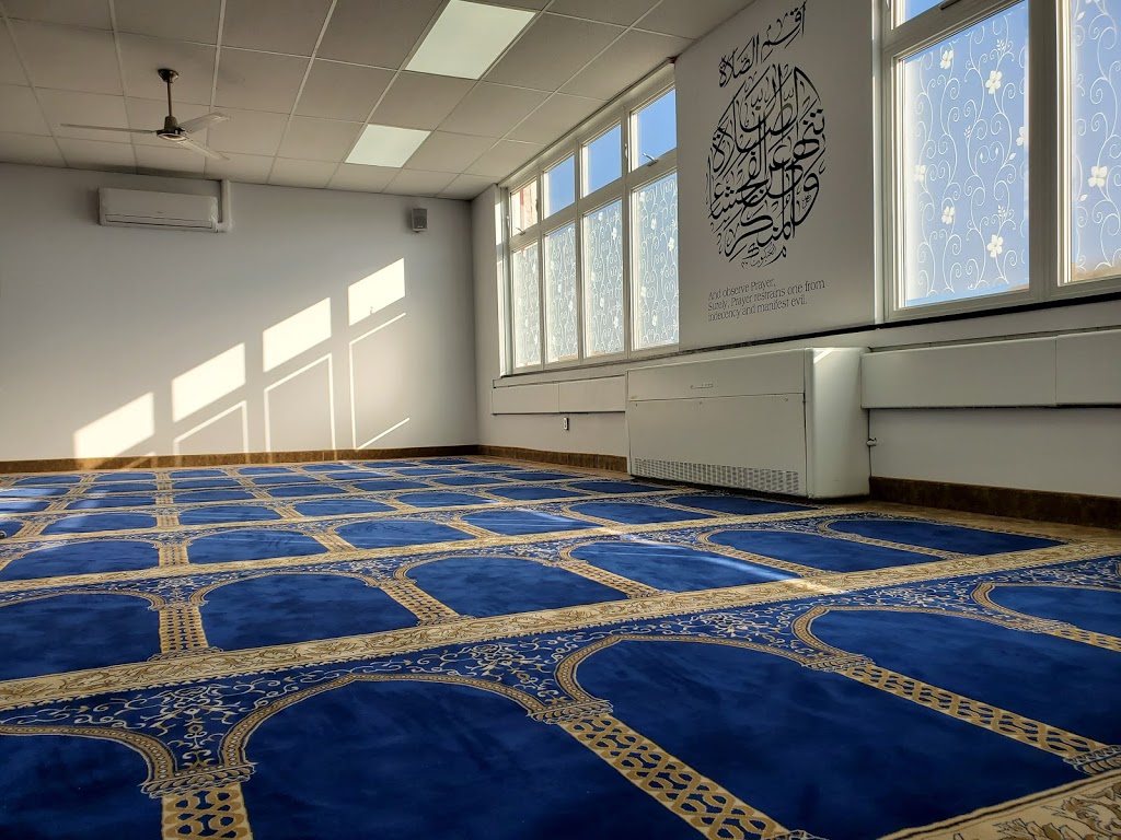 Bait ul Ehsaan Mosque - Ahmadiya | 1957 Head Ave, Windsor, ON N8W 1V7, Canada | Phone: (519) 256-4166