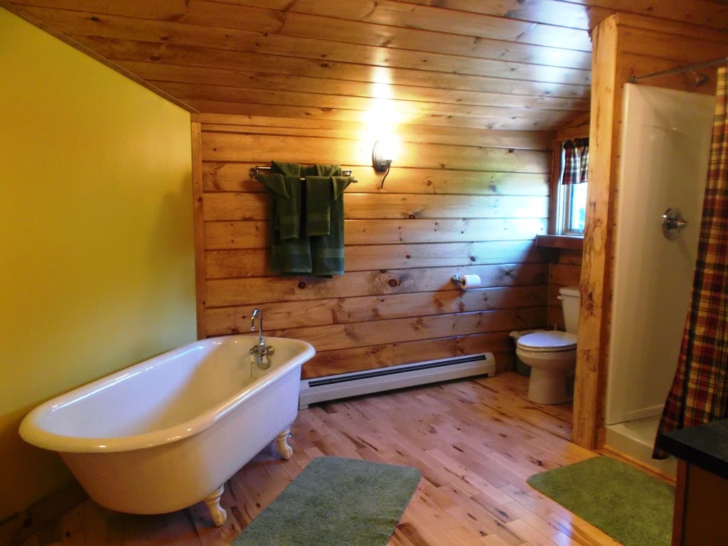 At Bear Tree | 3329 US-3, Pittsburg, NH 03592, USA | Phone: (603) 538-9995