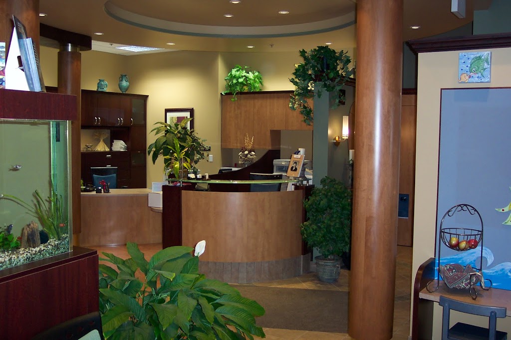 Centre Dentaire Pierre Deslauriers | 1421 Boulevard de lAvenir, Laval, QC H7N 6G4, Canada | Phone: (450) 668-9220