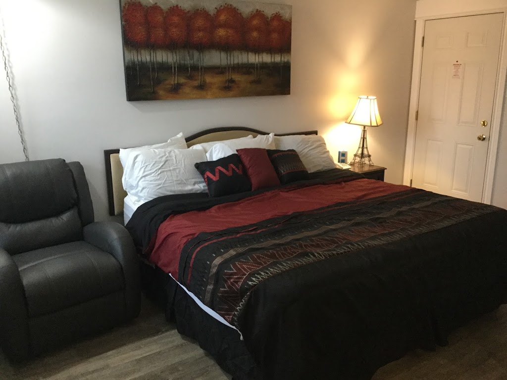 INN ON 6TH | 896 6th St E, Owen Sound, ON N4K 1G8, Canada | Phone: (519) 376-3510