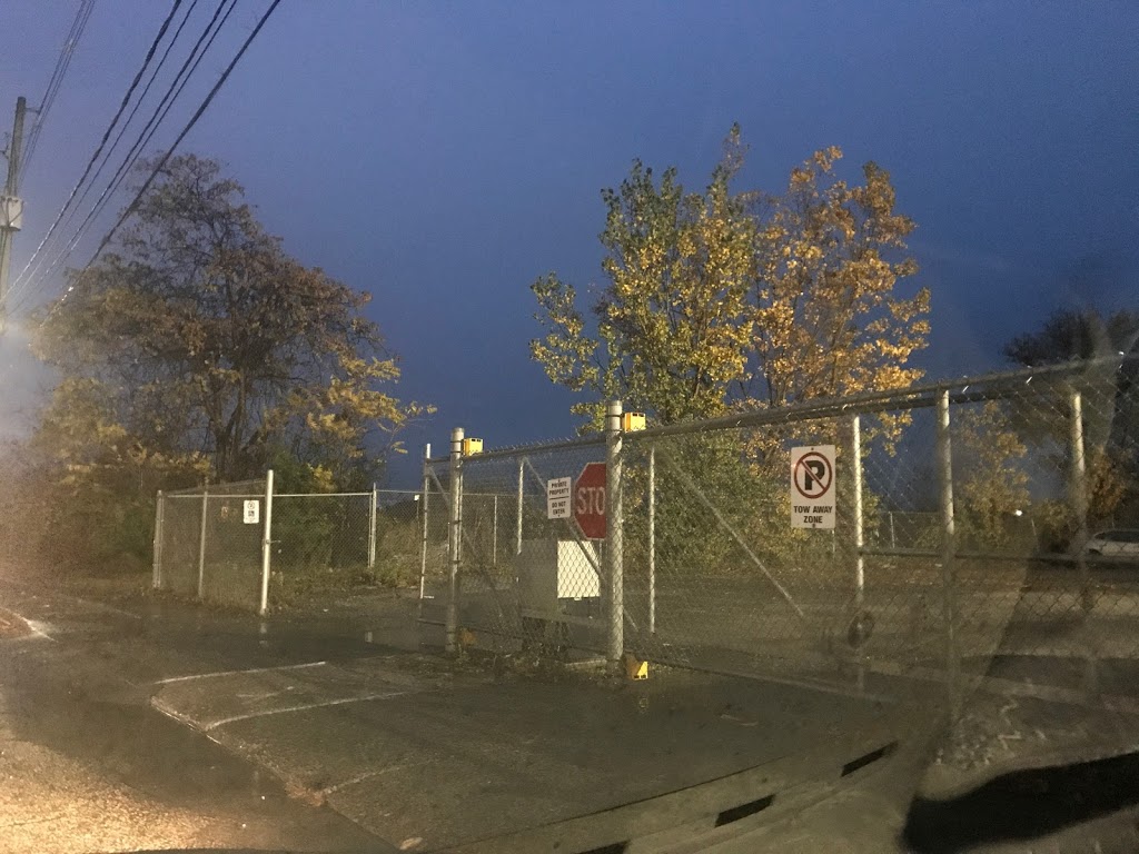 A Towing (District 6 Police Pound) | 105 Villiers St, Toronto, ON M5A 3S1, Canada | Phone: (416) 465-9583