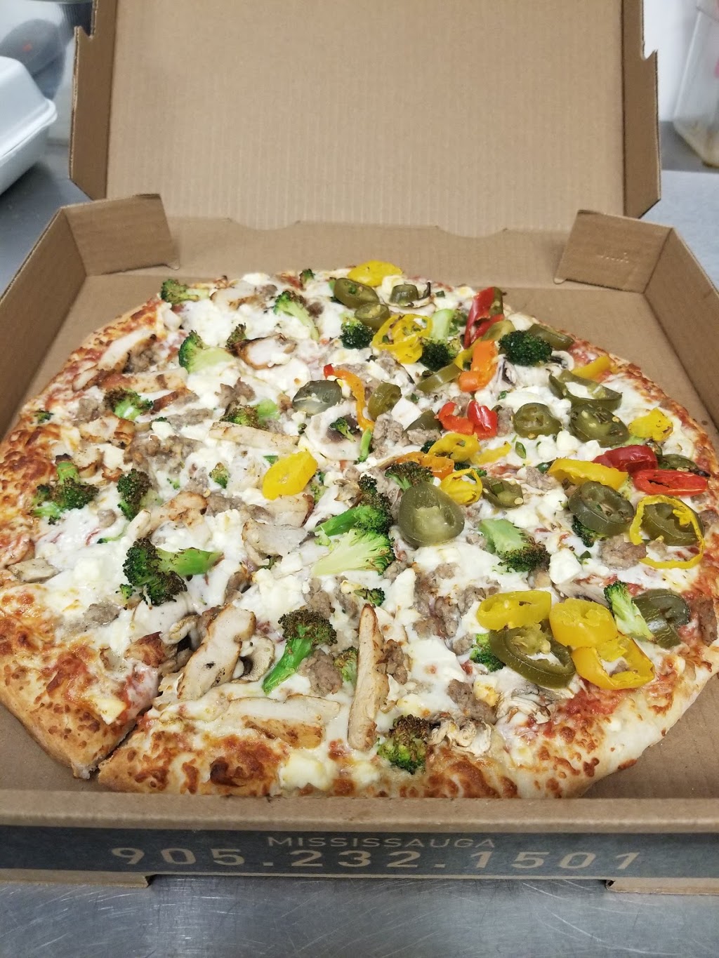 Vitos Pizza & Wings | 1500 Sixth Line, Oakville, ON L6H 2P2, Canada | Phone: (905) 337-1500