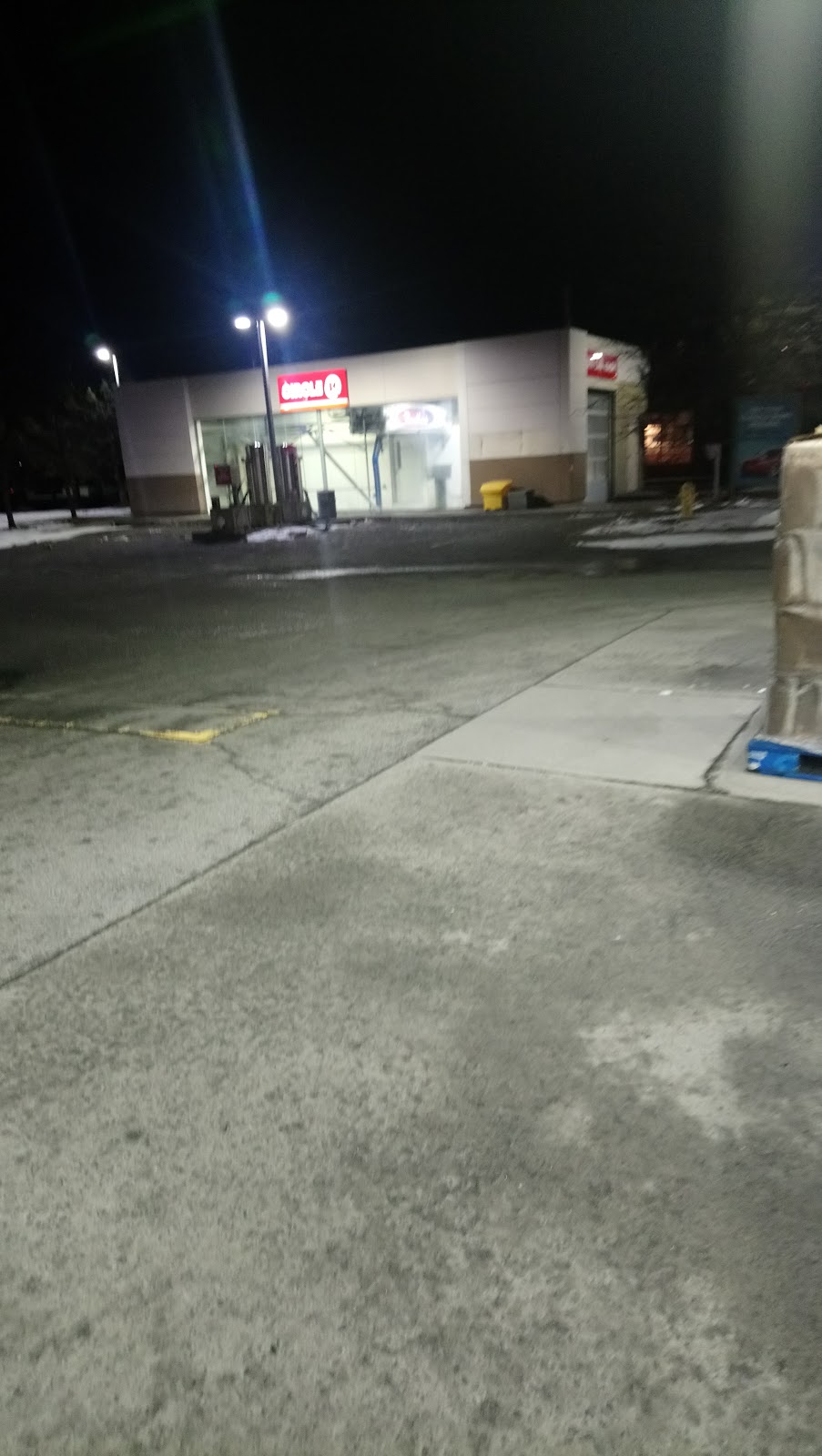 ESSO CIRCLE K | 1970 Walkley Rd, Ottawa, ON K1H 1W1, Canada | Phone: (613) 521-9090
