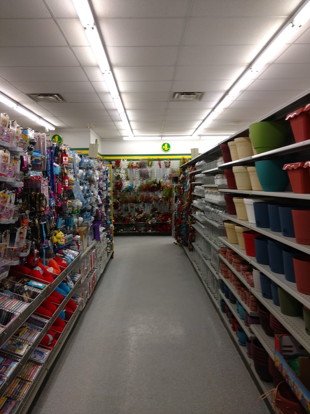 Dollarama | 15260 Yonge St, Aurora, ON L4G 1N4, Canada | Phone: (905) 751-0517