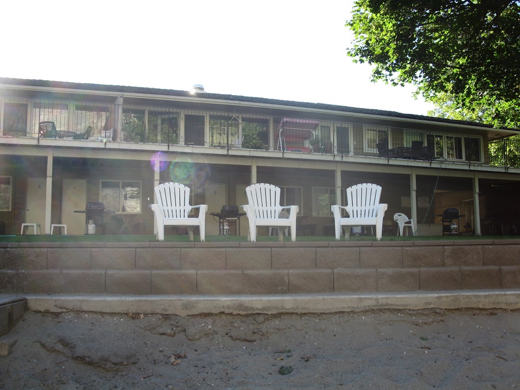 The Lodge at Gallagher Lake | 8331 BC-97, Oliver, BC V0H 1T2, Canada | Phone: (888) 498-2112