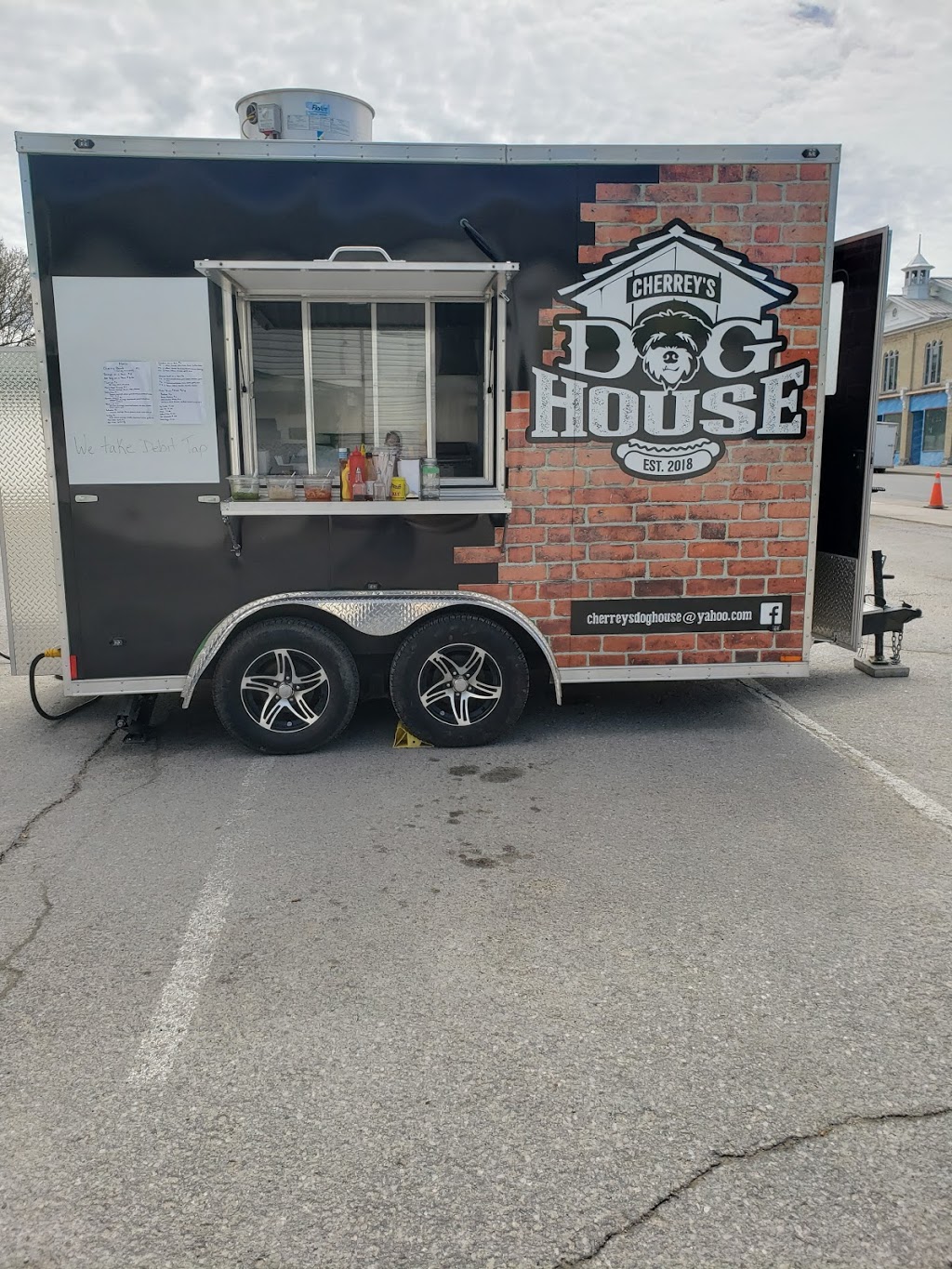 Cherreys Dog House | 545 Queen St, Blyth, ON N0M 1H0, Canada | Phone: (519) 572-9257