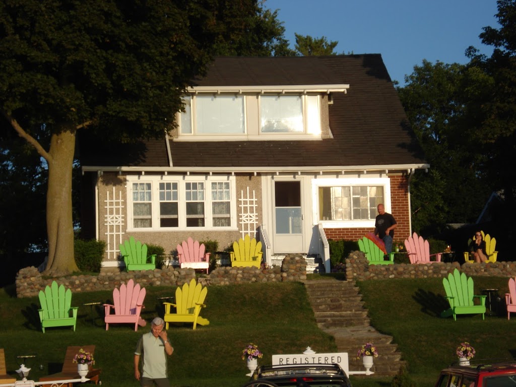 Bonnie Doone Manor-on-the-Beach | 16 Government Rd, Grand Bend, ON N0M 1T0, Canada | Phone: (519) 238-2236