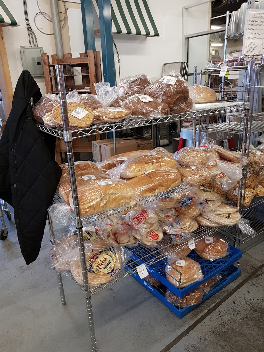 S.Bourassa Tremblant market | 1109 Rue de St Jovite, Mont-Tremblant, QC J0T 1Z0, Canada | Phone: (819) 425-9009