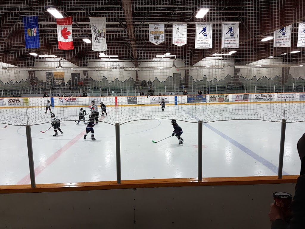 Didsbury Memorial Complex Arena | 1702 21 Ave, Didsbury, AB T0M 0W0, Canada | Phone: (403) 335-7369