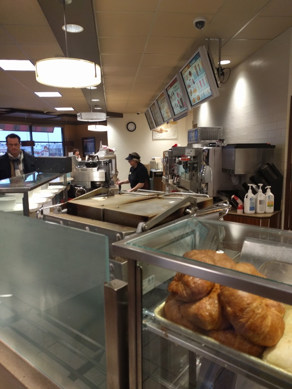 Tim Hortons | 2215 Erin Mills Pkwy, Mississauga, ON L5K 1T7, Canada | Phone: (905) 823-3663