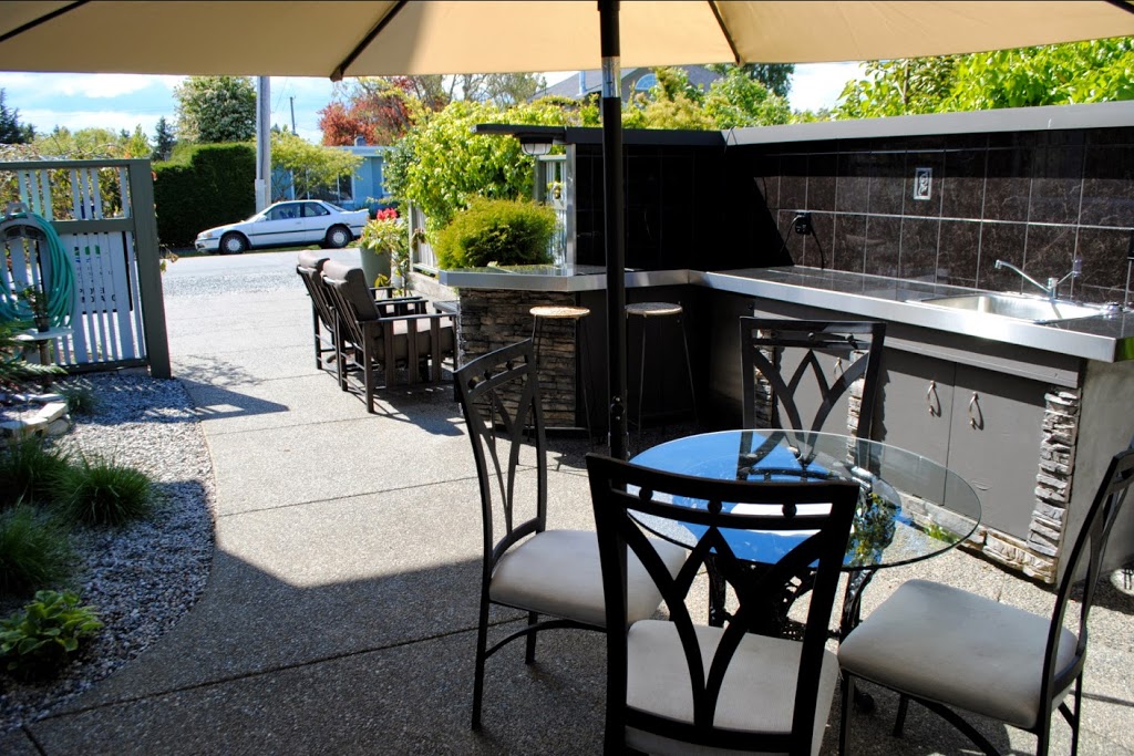 Corbett House B & B | 9651 4 St, Sidney, BC V8L 2Y8, Canada | Phone: (250) 656-8080
