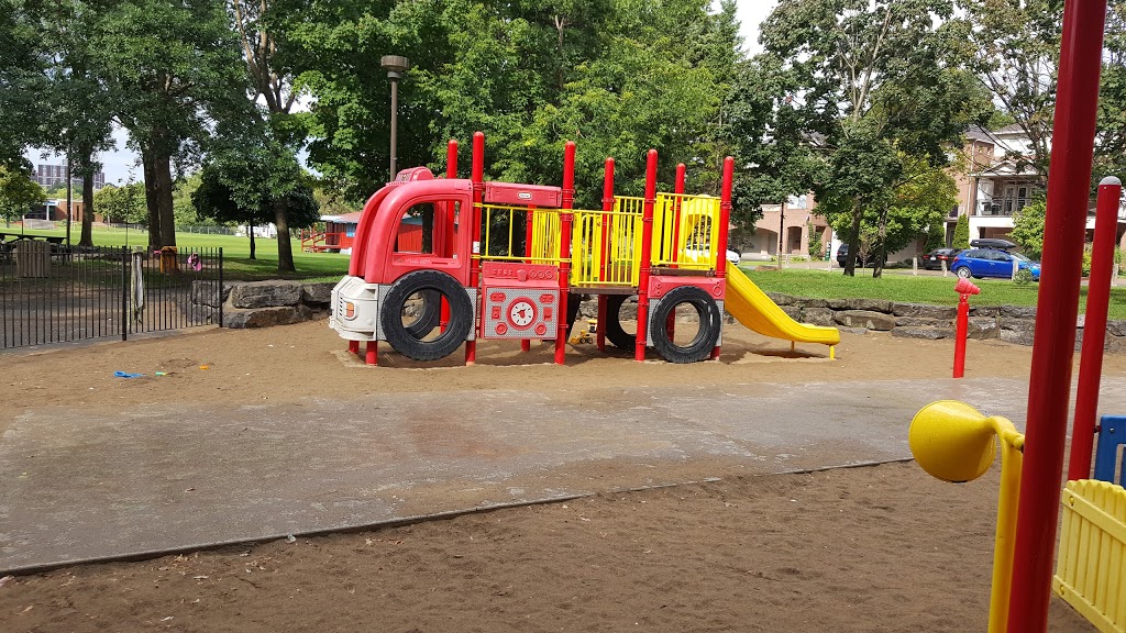 Brewer Park | 210 Hopewell Ave, Ottawa, ON K1S 2Z5, Canada | Phone: (613) 580-2595