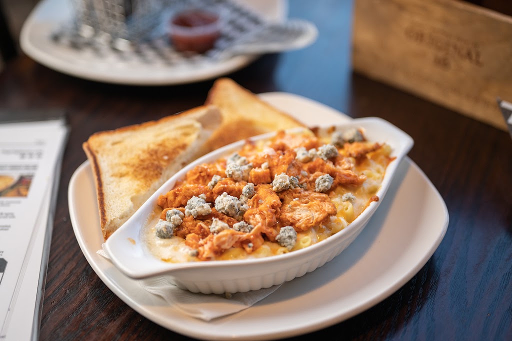 Pops Taphouse & Grill South | 1516 9 Ave S, Lethbridge, AB T1J 1V8, Canada | Phone: (403) 327-0068