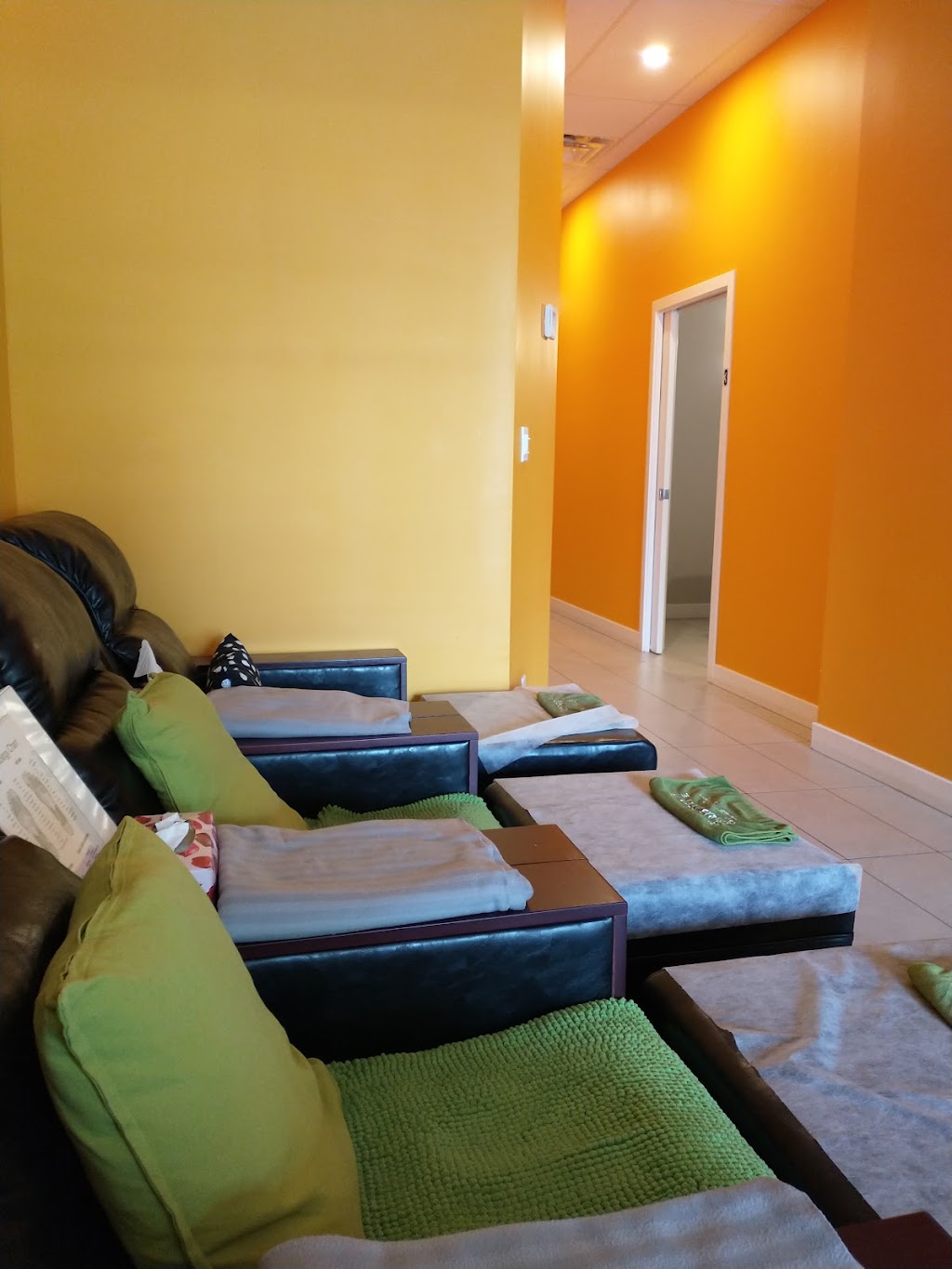 Big Feet | 46030 Yale Rd West 19, Chilliwack, BC V2P 7V2, Canada | Phone: (604) 392-7270